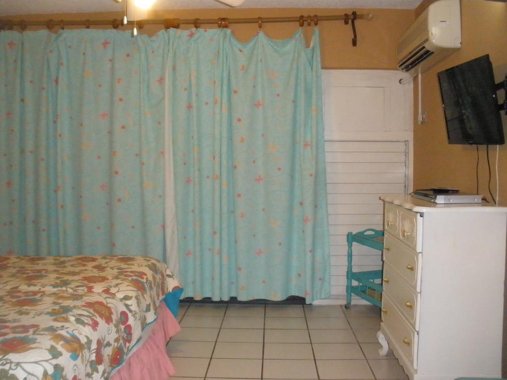 Villa Criss Ocho Rios Ngoại thất bức ảnh